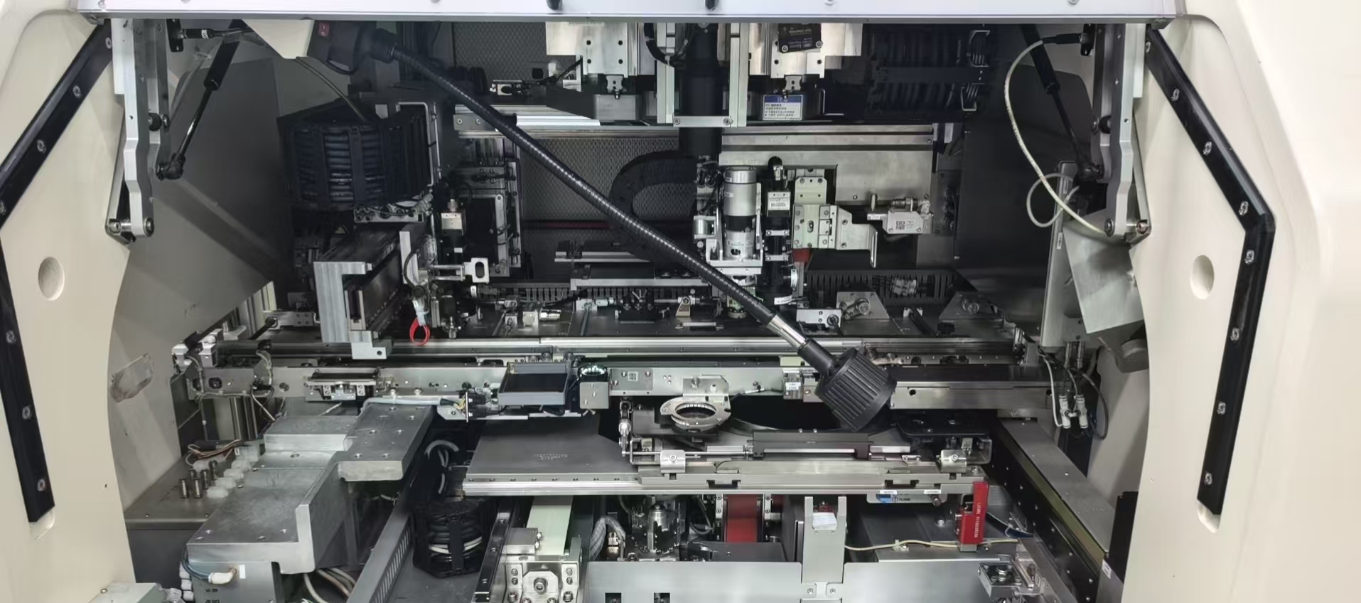 BESI Datacon 2200evo GEN3 die bonder